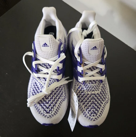 Brand New!! NWT ADIDAS Ultra BOOST Athletic Shoes Size Womens 6.5 - Picture 3 of 10